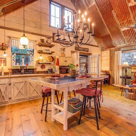 Pet-Friendly Wimberley Cabin With Fire Pit And Hot Tub Buitenkant foto