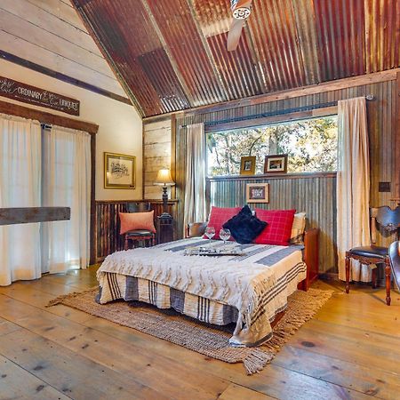 Pet-Friendly Wimberley Cabin With Fire Pit And Hot Tub Buitenkant foto