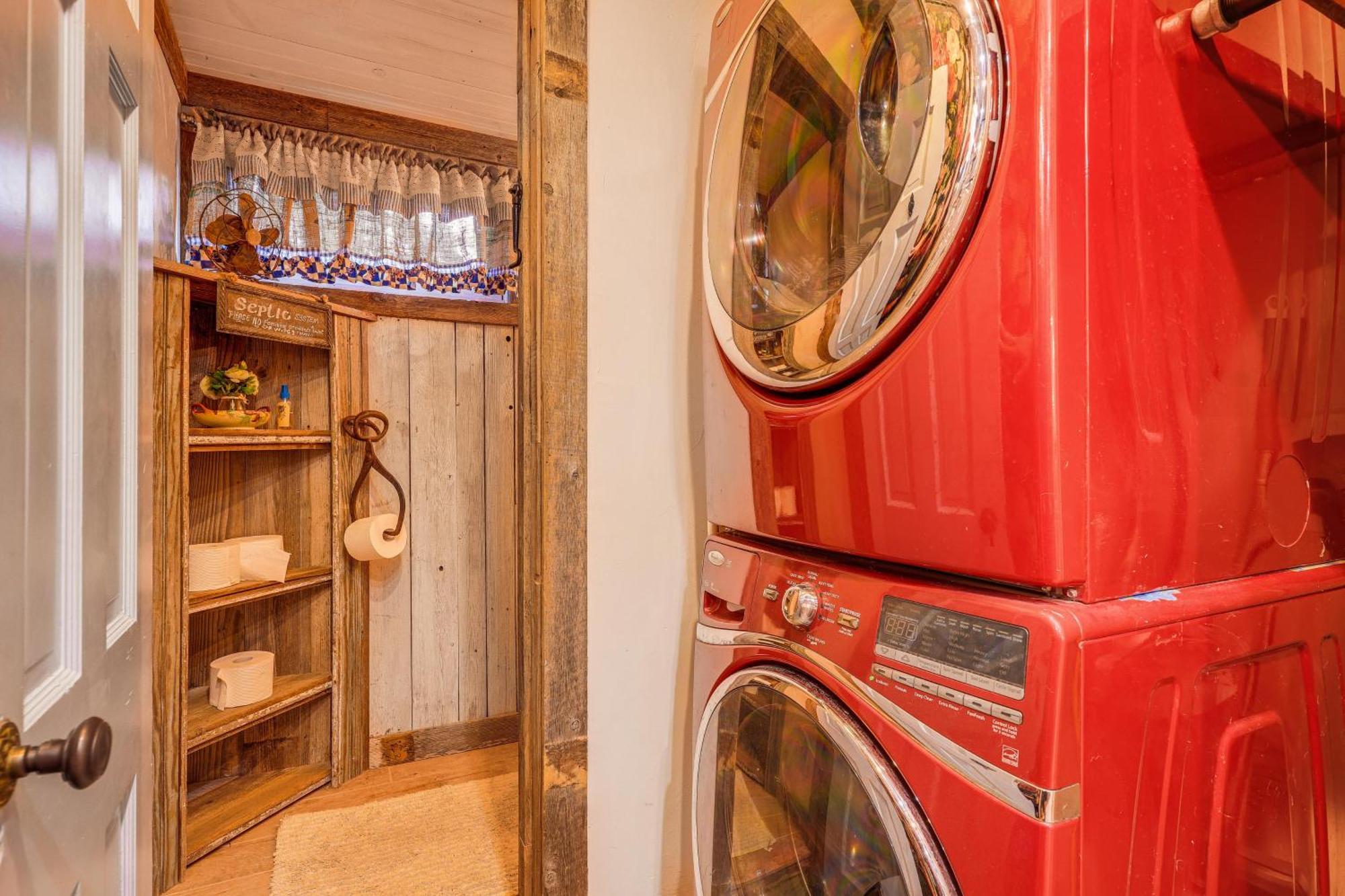 Pet-Friendly Wimberley Cabin With Fire Pit And Hot Tub Buitenkant foto