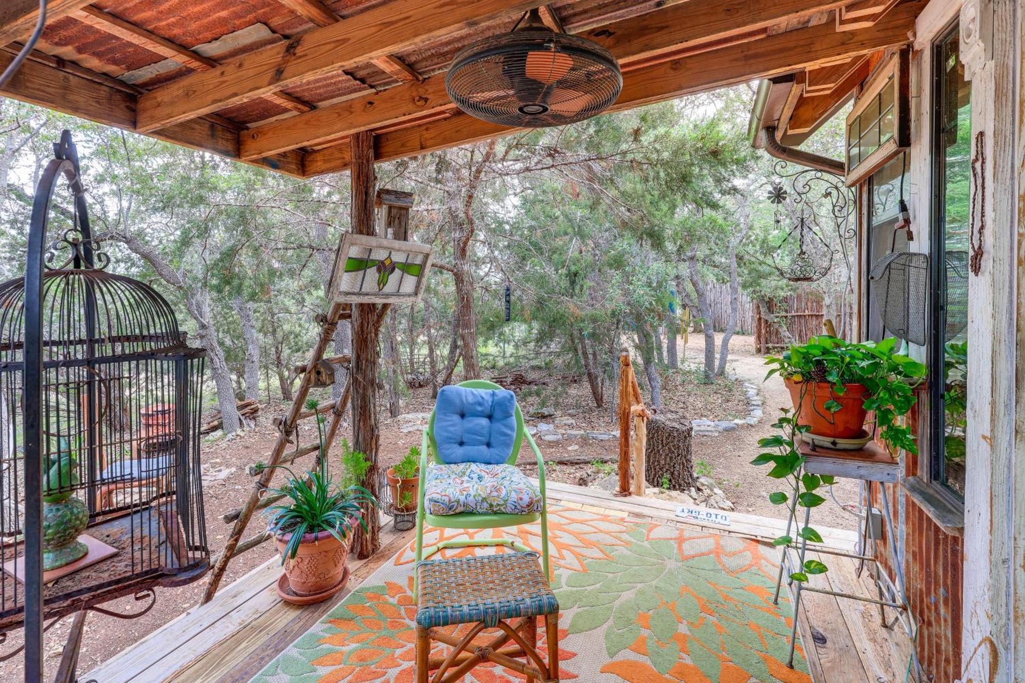 Pet-Friendly Wimberley Cabin With Fire Pit And Hot Tub Buitenkant foto