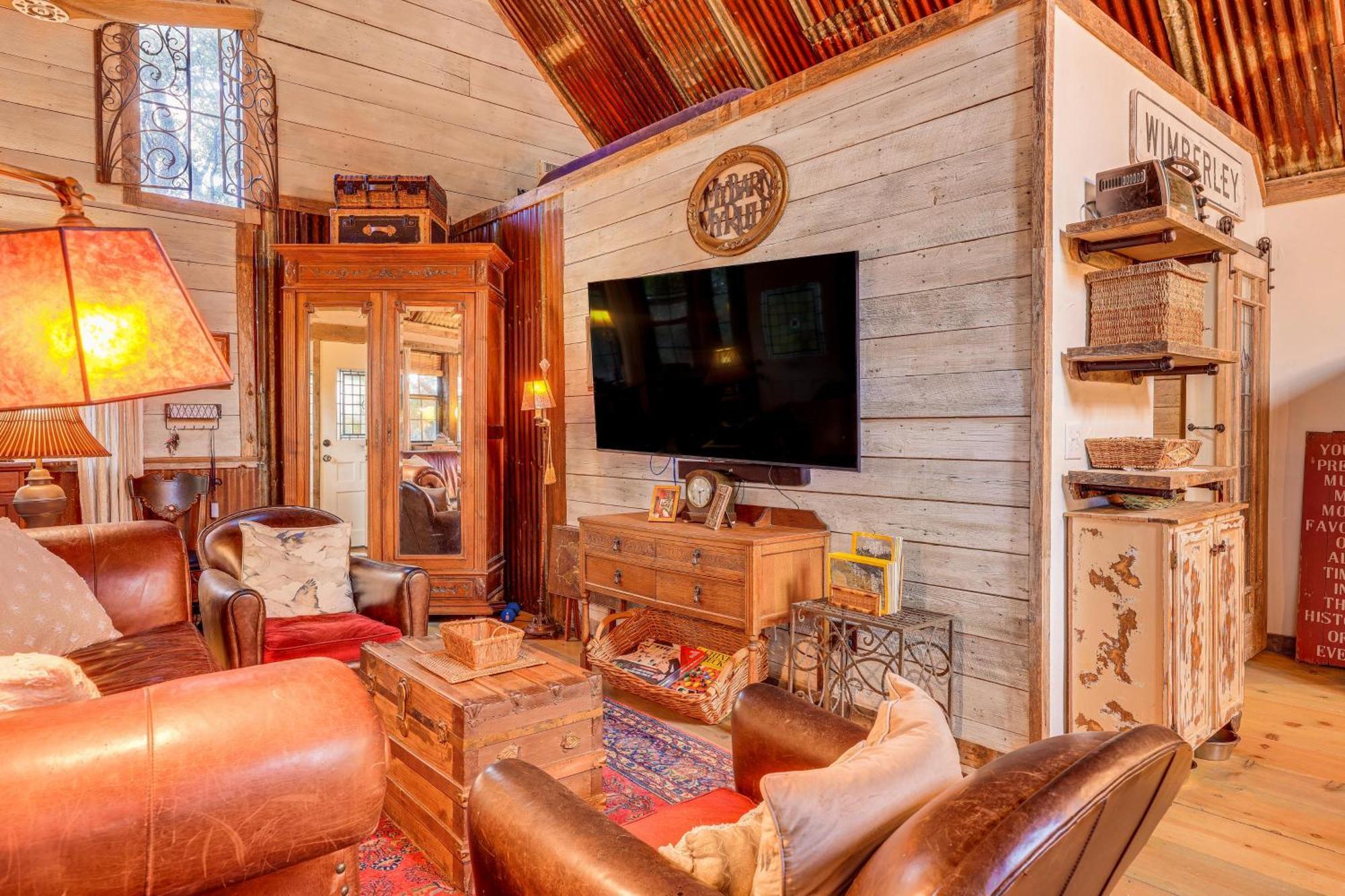 Pet-Friendly Wimberley Cabin With Fire Pit And Hot Tub Buitenkant foto
