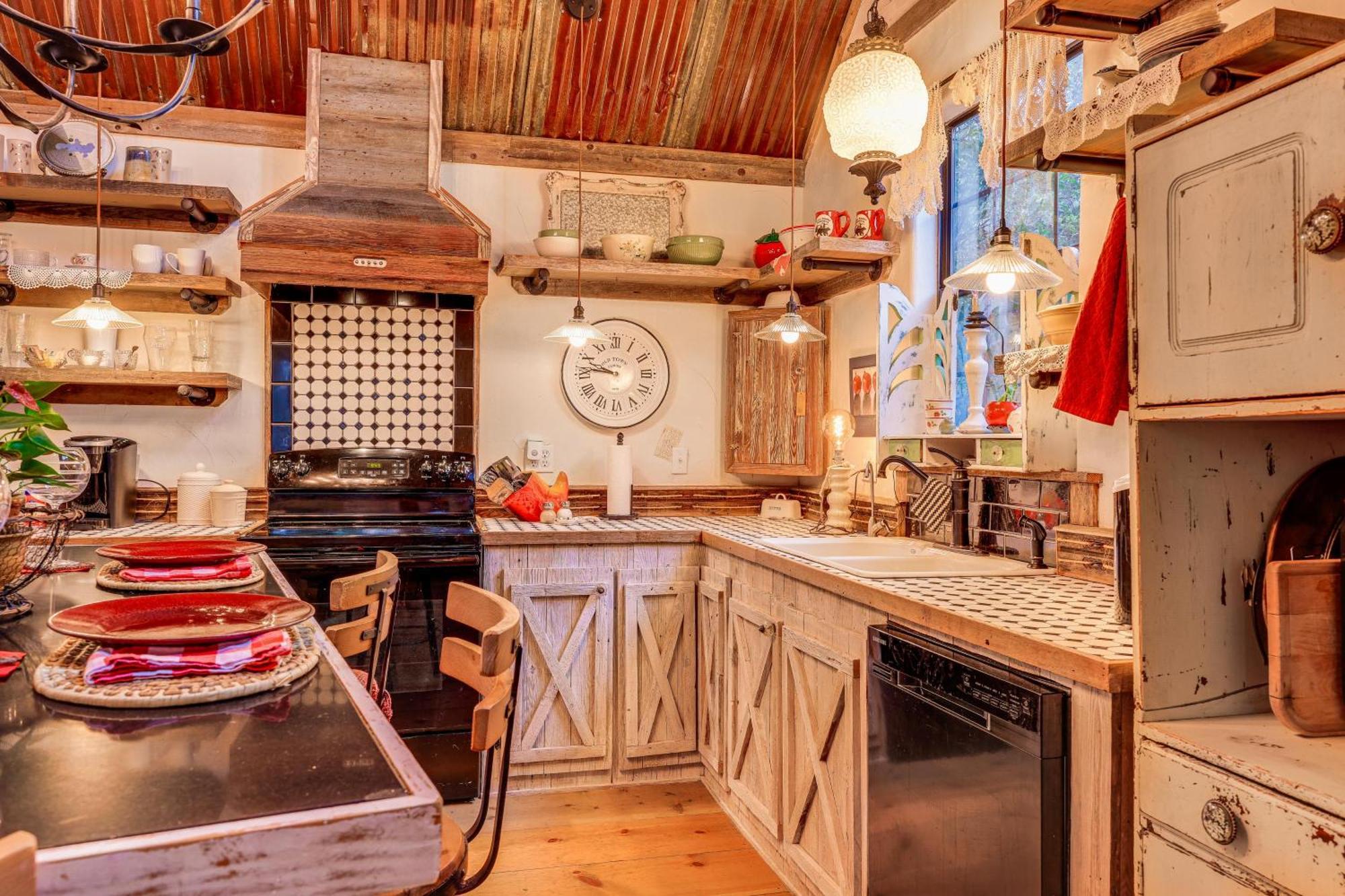 Pet-Friendly Wimberley Cabin With Fire Pit And Hot Tub Buitenkant foto