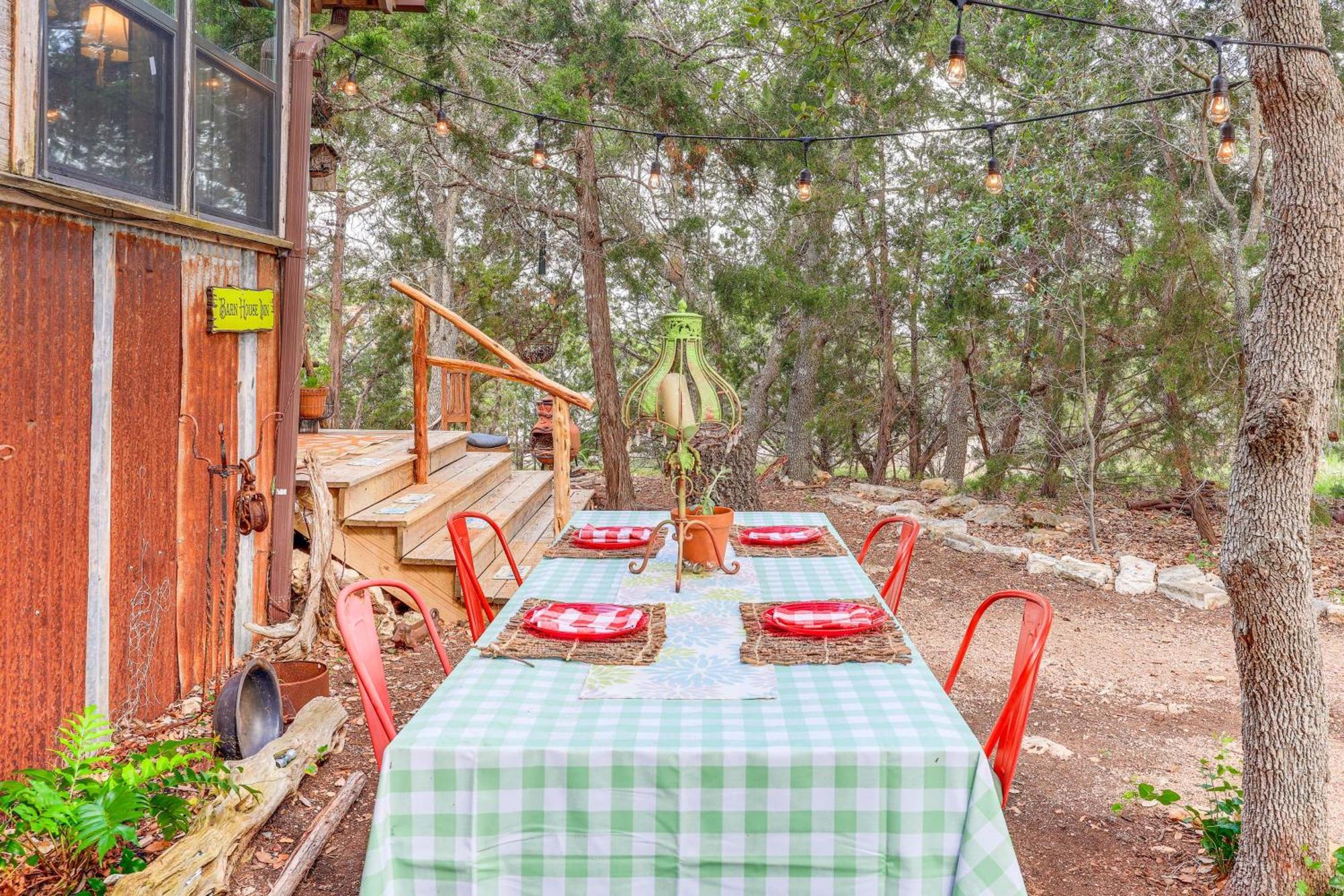 Pet-Friendly Wimberley Cabin With Fire Pit And Hot Tub Buitenkant foto